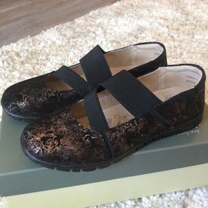 Black and shimmery copper flats